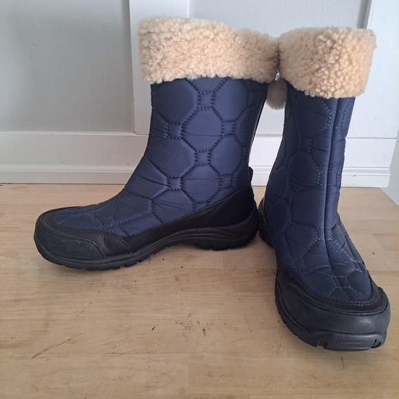 UGG Australia Women’s Waterproof Shearling Lined Winter Boots – Size 7 - Picture 3 of 9